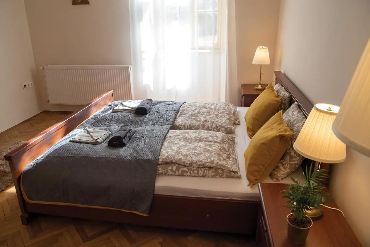 Apartment Theatroom Apartman Erlau Ungarn