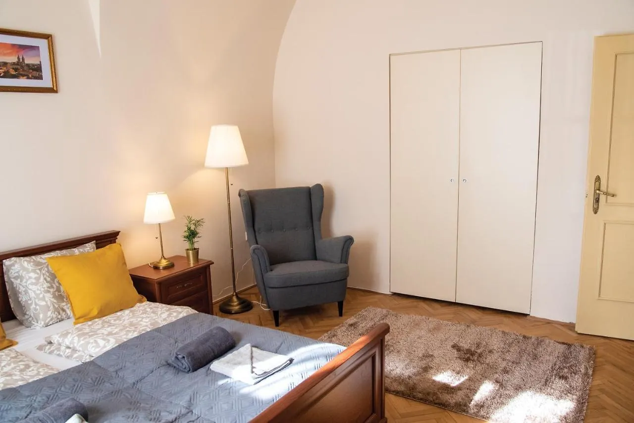 Theatroom Apartman Erlau